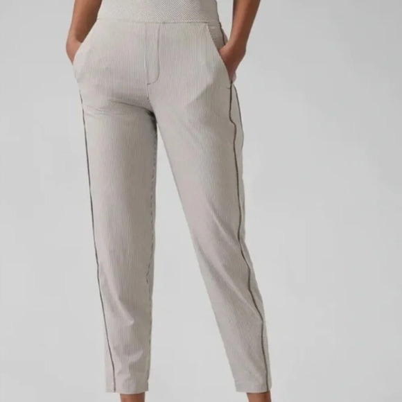 Athleta Brooklyn Gray/WhiteStriped Ankle Pant Size 6 - Picture 2 of 7
